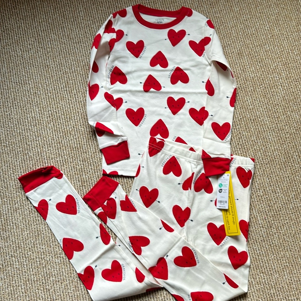 NWT Carters boy/girl size 8 Valentines Day hearts xoxoxo pajamas